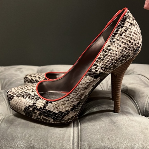Guess Snakeskin Platform Heels - Picture 4 of 6